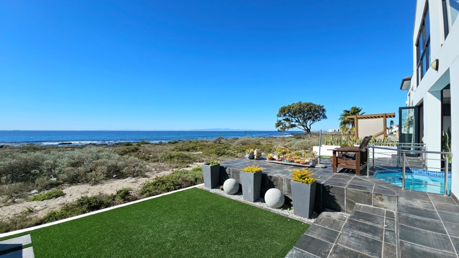 5 Bedroom Property for Sale in Sandy Point Beach Estate Western Cape